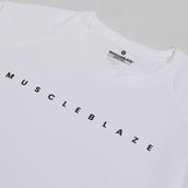 7 - MuscleBlaze Patterned Dry-Fit Active Tee Half Sleeve, Medium Polar White